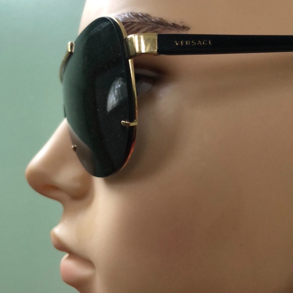 Versace Sunglasses - Picture 7 of 10